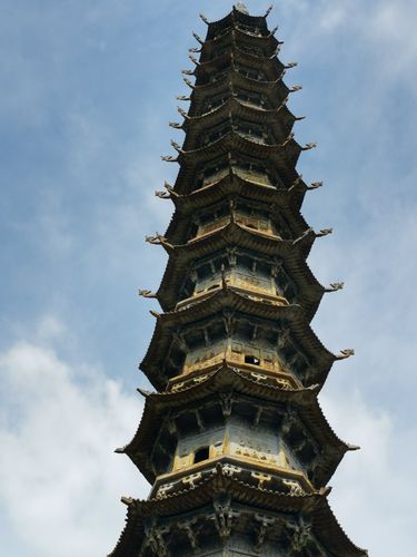 其它 湖北当阳玉泉寺 写美篇 玉泉铁塔,铁塔本名"佛牙舍利塔",俗称"棱