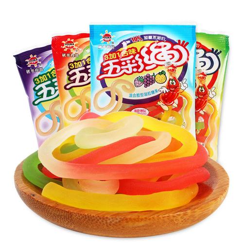 小孩怀旧零食8090儿童糖果五彩绳长条软糖橡皮糖网红零食水果味