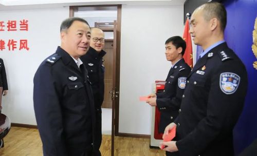 哈尔滨市公安局巡特警支队组织开展人民警察节慰问特困民警活动