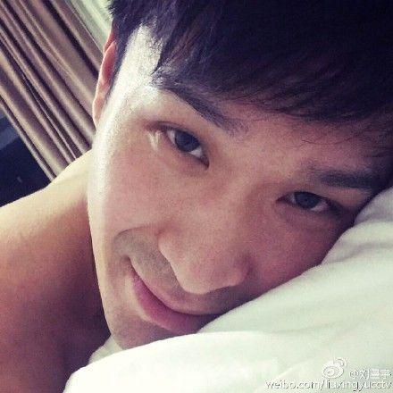 刘星宇微博上信息量好大的几张照片图