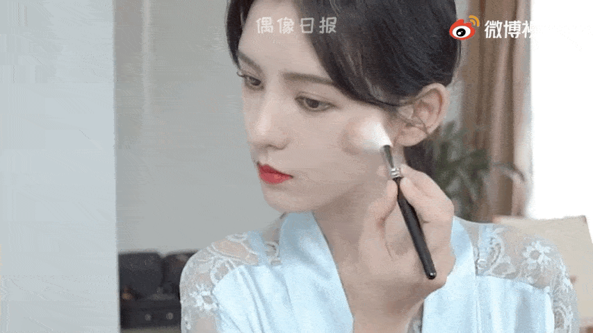 我保证,这才是全网最真实的「沉浸式」!_化妆