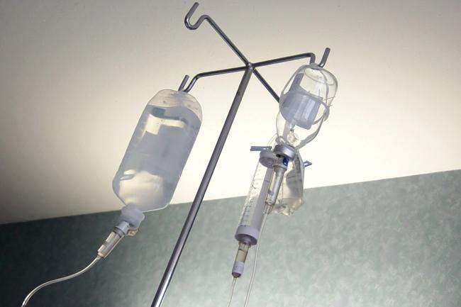 打点滴恐伤肾或致死「警告了20年」