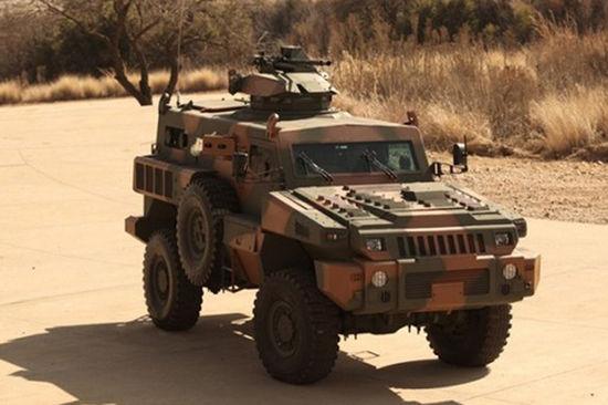 同时面向军民两者发售的大型装甲越野车(其他还有:加拿大·征服骑士iv