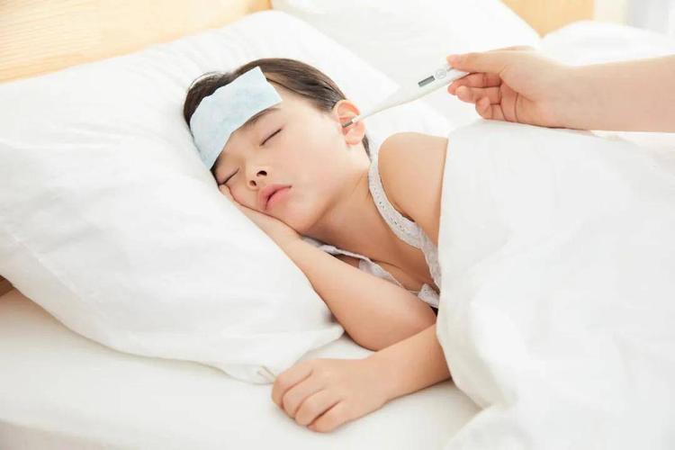 高热引起孩子抽搐,在医学上称为热性惊厥,是指3个月到5岁儿童,发热初