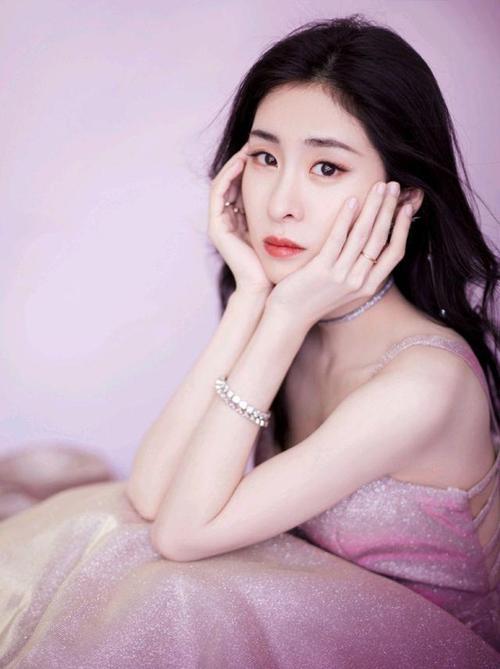 私生巨头张碧晨花60万赴韩追星蹲exo宿舍成功为顶流生子