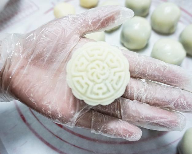 新式冰皮月饼