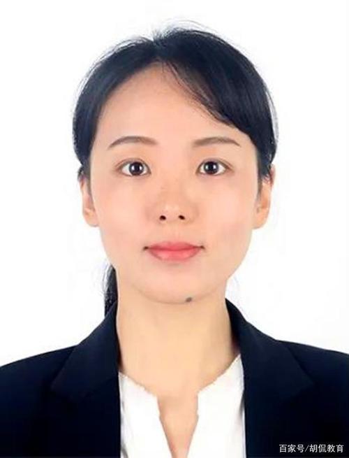 科技大学博士毕业,获聘985湖南大学副教授,博士生导师,颜值与才华齐飞