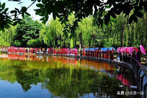 纪念建党一百周年 旗袍展演惊艳亮相石家庄东环公园