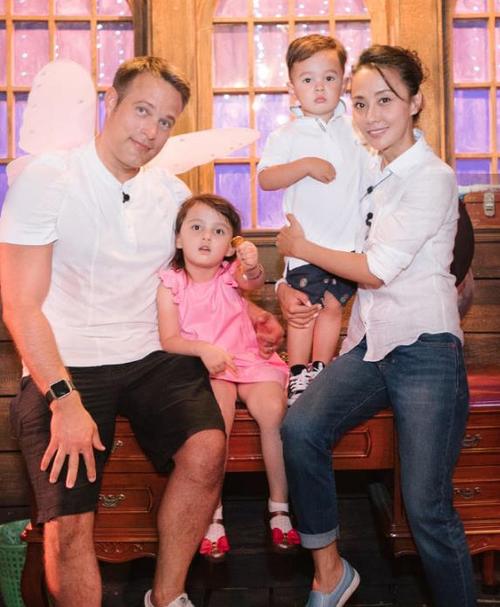 马雅舒再婚后成豪门阔太,混血女儿米雅五官精致,不输芭比娃娃!