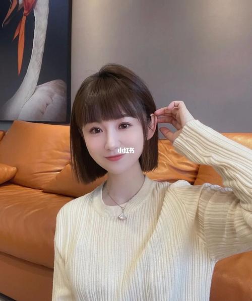 简单好打理的短发发型_短发_发型_发色_染发_剪发_复古风_夏天去哪玩