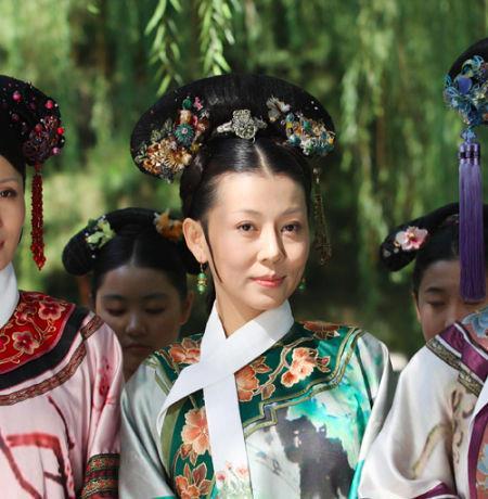 她在甄嬛传定妆时演敬妃导演给她换成反派角色心里很抵触