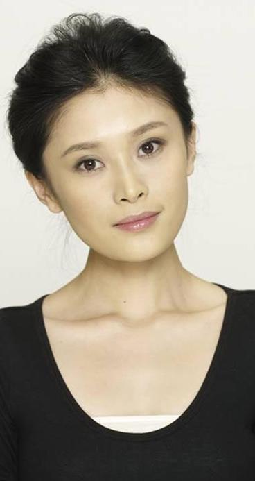  p>何晶,中国内地女演员,毕业于 a target="_blank" href="/item/中国