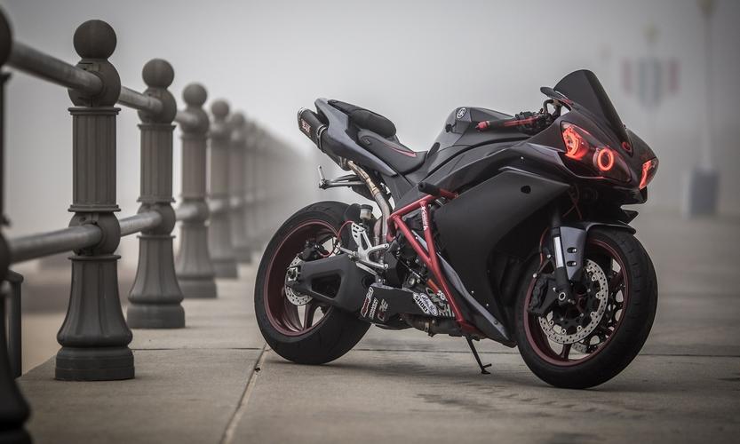 雅马哈yamahar1摩托车高清桌面壁纸14