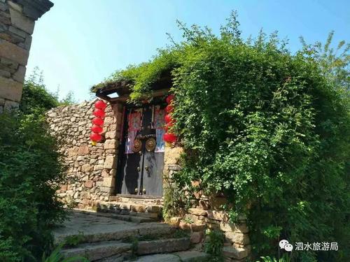旅游 正文  地点:泗张镇王家庄民俗村 出行:日兰高速泉林出入口右转