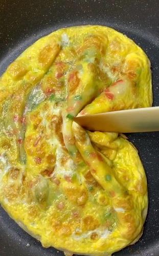 一分钟教你做有营养的早餐鸡蛋饼