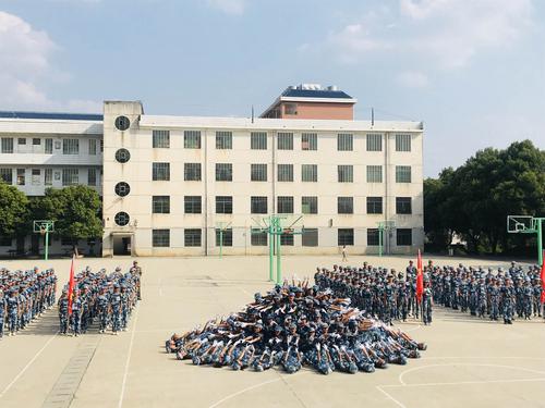 宜章县十一中学优秀学子们: 与烈日抗衡,同风雨争斗
