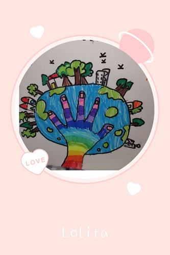 从我做起"宝贝们用小画笔绘画环保主题宣传画,倡议大家保护环境,爱护