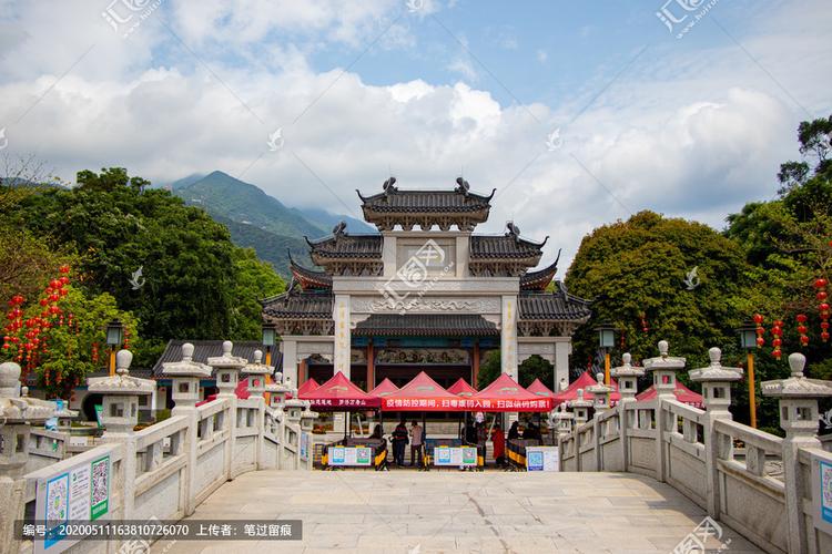 岭南第一山惠州罗浮山风景区大门