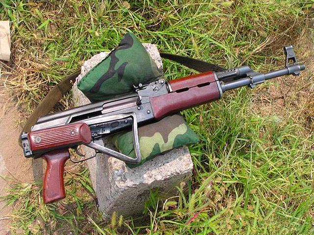 军事丨国产56-2式冲锋枪,充分发扬我军"刺刀见红"的精神!