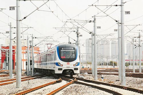 铁道建设报:合肥地铁2号线首列车正式上线调试