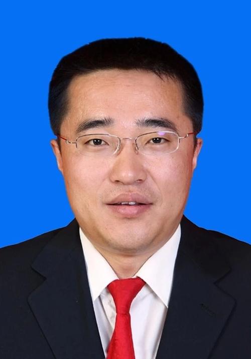  p>张宏江,男,汉族,生于1980年6月,陕西安塞人,2003年7月参加工作