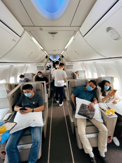 在东航737公务舱上躺飞是什么体验?