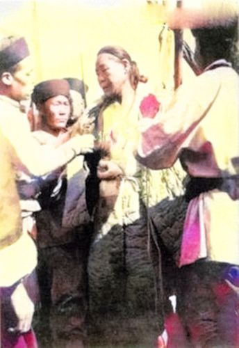 凌迟是中国古代最为残忍的刑罚之一,千刀万剐说的就是这种刑罚.