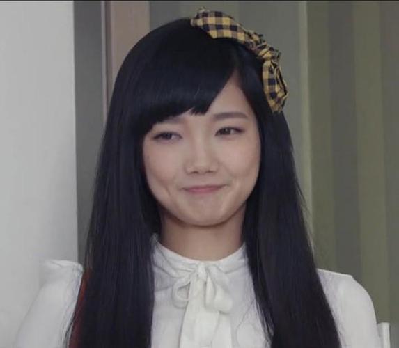 报告老板野蛮女友胡洁琼双马尾卖萌自拍及表情