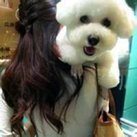 卡通女抱狗头像个性网_微信头像图片大全