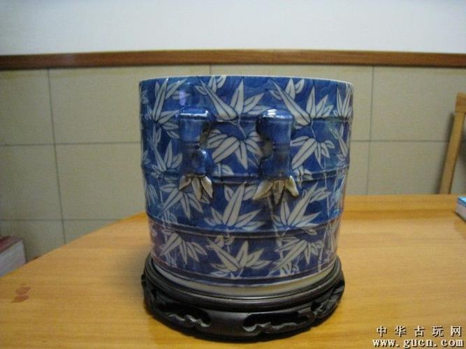 青花留白竹叶纹竹节罐