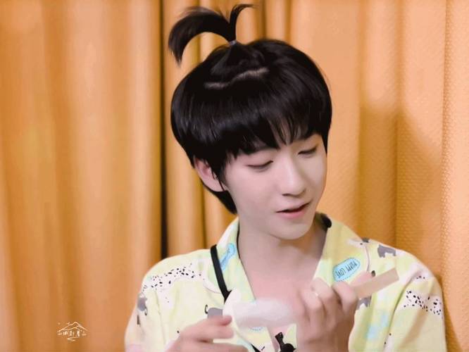 贺峻霖0615生日快乐##贺峻霖#  猫猫霖霖