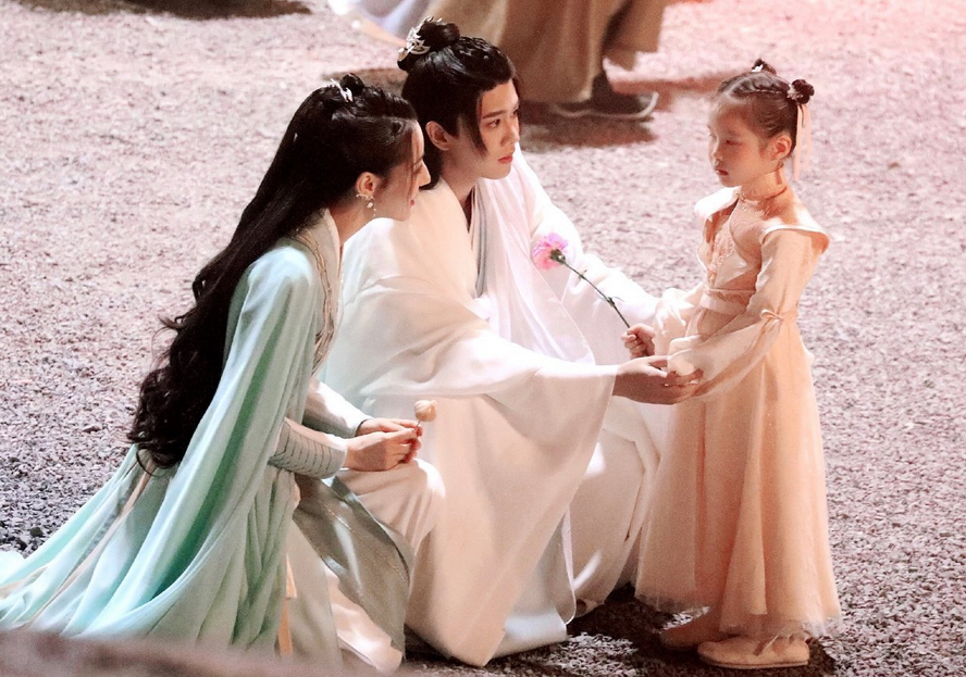 驭鲛记之与君初相识迪丽热巴任嘉伦路透热巴好美