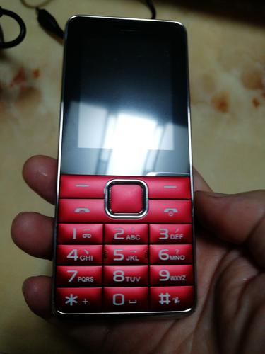 一不小心就关机了,老人家用的话个人认为这款还是有点繁琐不够简单