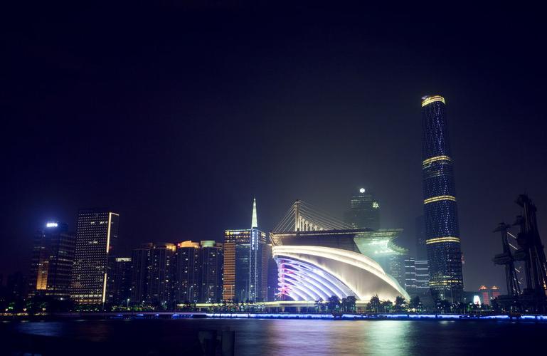 广州亚运公园(海心沙) br /> 隔着珠江眺望广州亚运公园(海心沙)夜景
