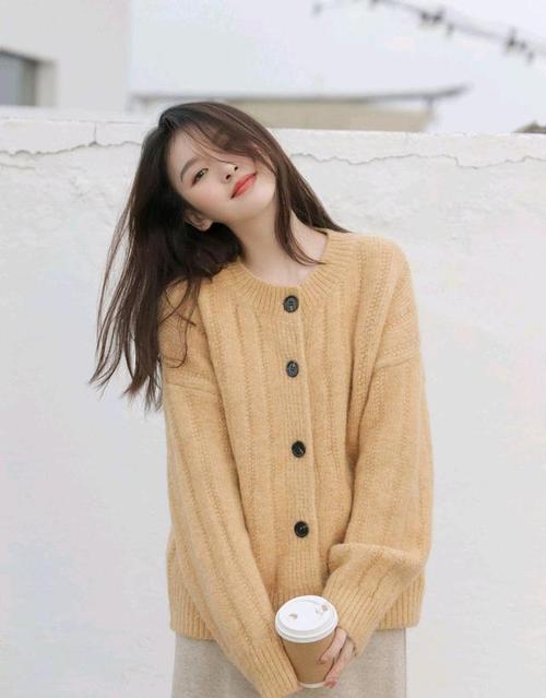 女人要懂得毛衣穿搭,才能呈现出温柔魅力,这些穿搭技巧值得借鉴