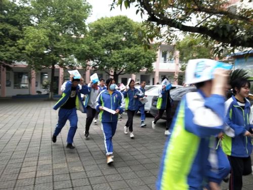 新都区东湖中学开展防灾减灾日活动