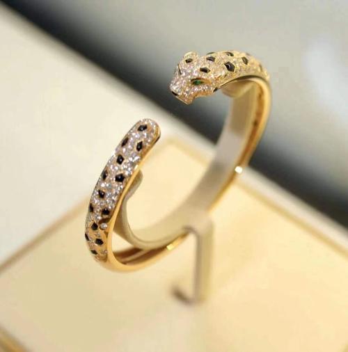 卡地亚新款窄版豹子手镯多少钱,cartier豹子手镯有那些款式,那里买最