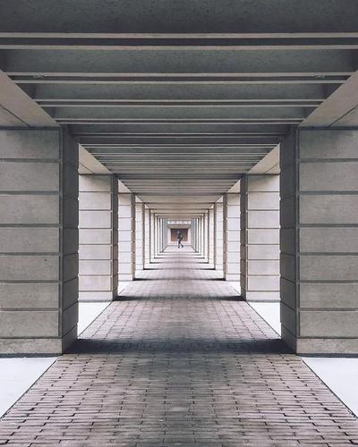 精妙构图诠释建筑线性美学