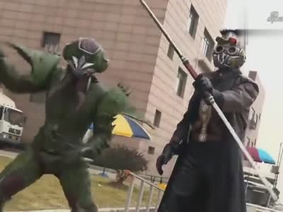 铠甲勇士捕将:人傀出现在片场,信一以为是演戏嘲笑他们演技差