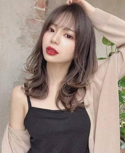 头发多的女生适合什么发型图片(今年最流行的3款发型)