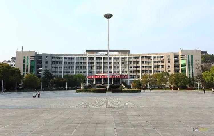 湖南人文科技学院