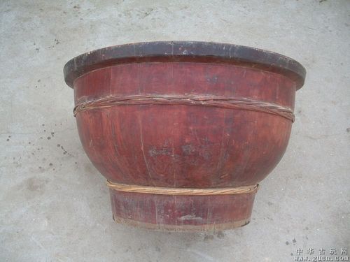 一个实用的大米缸,木制米缸,粒粒皆辛苦