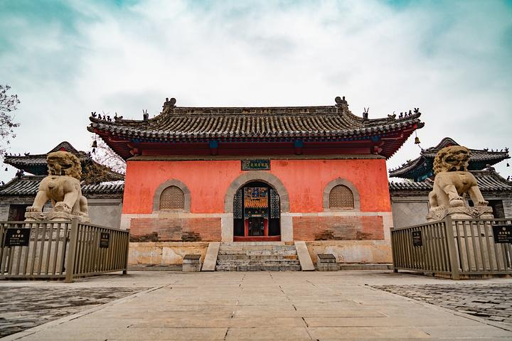 古镇皂河龙王庙行宫,东靠京杭大运河,南临黄河故道,东北,西北与骆马