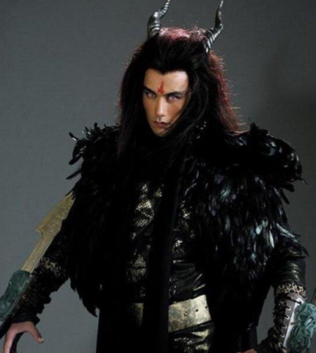 有一种整容叫魔尊重楼,时隔十年,当他换上现代装后,引