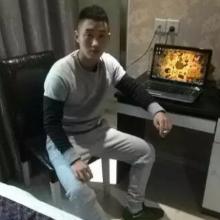 阿伟  