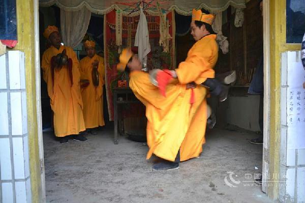 绕棺