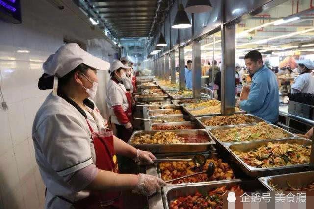富士康食堂饭菜真好吃大家排长队也不去外面买原因其实是这样