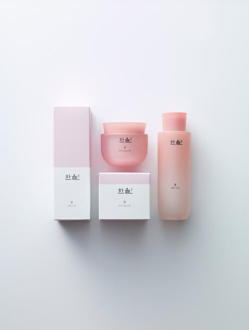 唯美简约的化妆品设计保准让你一眼就爱上