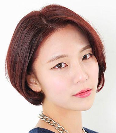 三十五岁女士偏梳波波头短发发型