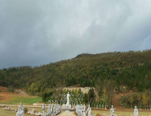 贵州修文天龙山陵园